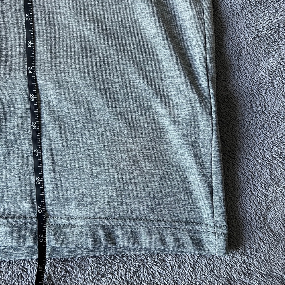 🔥Under Armour Men's Light Gray Polo Shirt - Picture 4 of 6